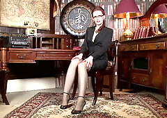 Older lady in a old-timey room