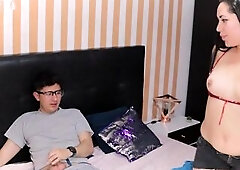 Empleada cachonda folla a su jefe a cambio de un aumento de sueldo - TOMMY SANTOX