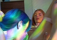 Brunette amateur webcam babe pleases pussy