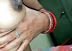 Housewife, older, surprised