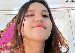 Phat Ass Latina in Solo Dildo Fuck