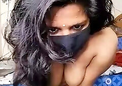 Curvy darkhaired beauty shares intimate solo pleasure with close views