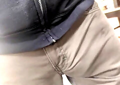 Freeballing bulbous in grocery shop