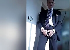 BRANLE EN SUIT CRAVATE ET PLUS (230)