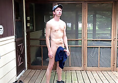 Adventurous guy Johnn197575 goes all out with some outdoor solo fun and jizm