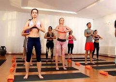 Stunning dick-riding session with a fitness model Vinna Reed