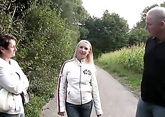 Und schon wieder hat Casting Ikone Gina ein geiles Paar in ihre Gemächer eingeladen. Jürgen und Tina sind wirklich mal ein triebiges Gespann - da st