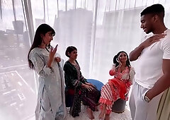 Bbc Meets Asian Triplethreat With Sahara Knite