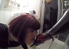 She-Creature urinating gobbling