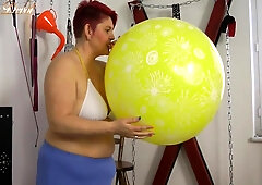 Anna Devot In The Ride On The Big Yellow Balloon