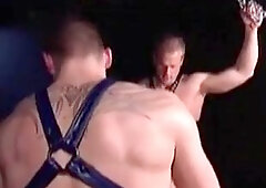 In darkroom 3 manns muscle for leather