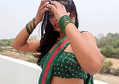 My stepsis finally agreed to show off her navel