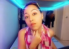 Your sexy Mexican girlfriend Saturno Squirt shows you how to put on a condom in a fun and steamy way