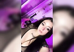 REGARDE SOUS MA JUPE