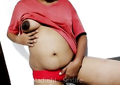 රූම් එකක් ඇතුලෙ කොල්ලගෙ පයිය කෙලින් කරන්න දාපු සෙක්සි නැ