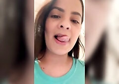 Metiéndome dedo rapidito