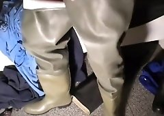 nlboots - black rubber hevea wellies & green baleno waders