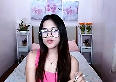 Japanese babe going solo