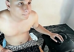 Tomas Styl Webcam: Online Connected Having Fun with Your Friends Inside