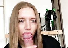 Минет лучшему другу. Лишила девственности этого скромника. Californiababe.