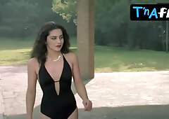 Fabiola Toledo Culo, Funbags Sequence in A Blade In The Dark