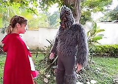 Little Red Riding Hood lost a fruit from her basket and is looking for it in the wolf's panties.