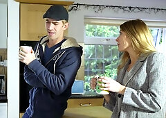 MILFs Like It Big - Elicia Solis & Danny D 69