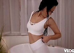 Masseuse Asia Vargas Pounded After Steamy Massage