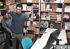 Latin perp caught stealing a laptop on the friday sale