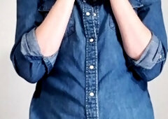 Small titted blond stunner Sarah Peachez masturbating