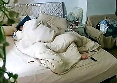 » 多彩公寓 美女的腿好白 毛多性欲強 小夥子也是個種馬 摸摸搞搞連續搞了幾炮 操了幾個小時 吃藥了吧3