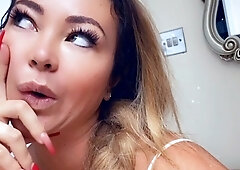 Wild Babe Cam Solo Masturbation