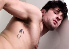 masqulin: Strangers Find Love on a Shared Ride