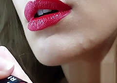 Skinny wife applies red lipstick before deepthroating husband for facial