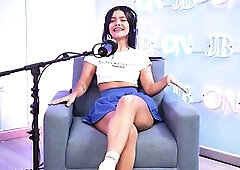 Massive Spunk fountain Chaos: CamilaHenao loses control sucking a large penis until her throat overflows with milk