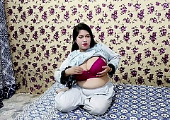 Plump Indian woman spreads wide and fingers herself on webcam