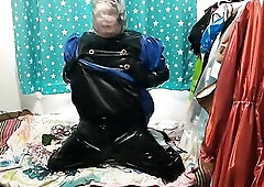 Streamer by day, Magical Beauty of Slimes by night, I am obsessed with shiny PVC, rubber, latex and other enormous fabrics