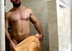 NICKOLAI CUMS (guysite)