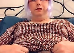 Pantyluvn sissy in bed cumming