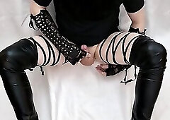 Masturbation in latex overknees