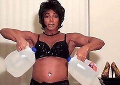 Chest Home Workout with Latia Del Riviero