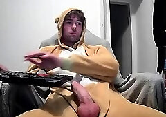 Cute Bear Strokes His Pizzle