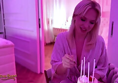 Blondes Greta Foss & Vera Jarw Shares Mr. Texas's Thick Cock