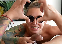 Tattooed Polish wife wows her man with deep oral and a messy facial in a hotel room