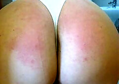 mi fa godere come 1 troia nel parcheggio del mercato,poi mi porta in albergo per coprirmi di sborra