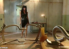 Lesbian first timer screwed in the booty