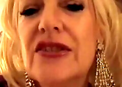 Reicher deutscher GILF-Hotel-Hookup mit einem Gigolo