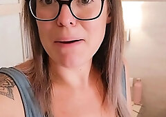 Tattoed Amateur Webcam Girl Hot Dildo Action Masturbation