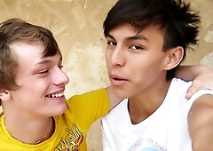 Twink boys go bareback in a wild fourway on a hike