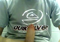 Amateur guy wanking solo